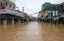 Mưa lũ tại miền Trung: Khoảng 90 xã, phường bị ngập, nhiều tuyến đường ách tắc