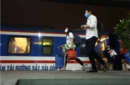 Tiếp tục ngừng chạy nhiều đôi tàu hỏa do mưa lũ ở miền Trung