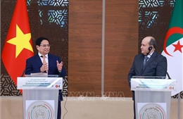 Thủ tướng Phạm Minh Chính và Thủ tướng Algeria Sifi Ghrieb gặp gỡ báo chí