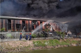 Hải Phòng: Dập tắt vụ cháy lớn tại nhà xưởng chứa nhiều vật liệu