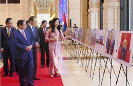 TTXVN trưng bày ảnh về quan hệ đoàn kết đặc biệt Việt - Lào tại Vientiane