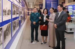 Trưng bày chuyên đề "Dấu chân Hồ Chí Minh trên quê hương Cách mạng Tháng Mười"