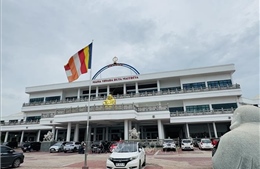 Khoảng lặng tâm linh giữa đô thị phát triển của Indonesia