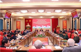 Làm sâu sắc và hoàn thiện lý luận về đường lối đổi mới của Đảng