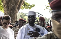 Ông Mamady Doumbouya đắc cử Tổng thống Guinea