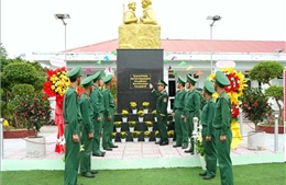 Khánh thành tượng đài ‘Bác Hồ với chiến sĩ Biên phòng’ tại Đồn Biên phòng Gành Hào