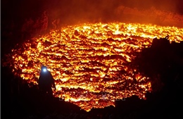 Núi lửa ở bán đảo Kamchatka phun trào tro bụi cao hàng km