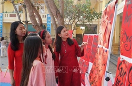 Bồi đắp giá trị truyền thống cho thế hệ trẻ