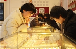 Nhiều nhà kinh tế nâng dự báo giá vàng, bạc sau những cú đảo chiều chóng mặt