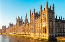 Anh đối mặt thách thức lớn về trùng tu trụ sở Quốc hội