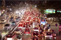 Đường phố Hà Nội đông nghẹt người những ngày cận Tết