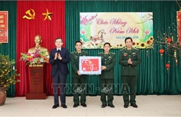 Giám đốc Học viện Chính trị Quốc gia Hồ Chí Minh thăm, tặng quà Tết tại Lai Châu