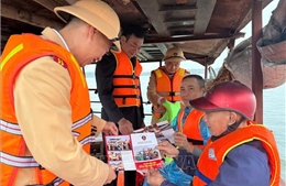 Khuyến cáo người dân di chuyển an toàn trên sông mùa lễ hội đầu năm