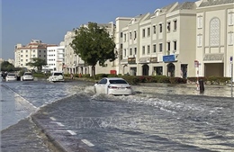 UAE cảnh báo nguy cơ lốc xoáy hiếm gặp