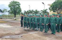 Chiến sĩ mới bước vào huấn luyện, rèn nền nếp chính quy