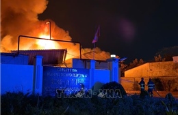 TP Hồ Chí Minh: Khẩn trương khống chế vụ cháy tại cơ sở sản xuất sơn