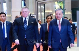 Tổng Bí thư, Chủ tịch nước và Thủ tướng Slovakia dự Hòa nhạc hữu nghị Việt Nam - Slovakia