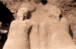 Ai Cập phát hiện tượng khổng lồ khắc họa vua Ramses II