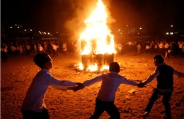 Israel: Hàng nghìn người đổ về Núi Meron dịp Lễ Lag Ba’omer bất chấp các lo ngại về an ninh