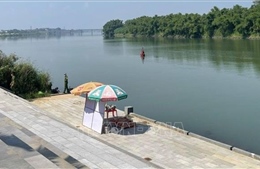 Trục vớt, hỗ trợ thân nhân 2 thi thể trên sông Thạch Hãn