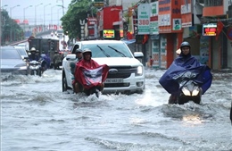 Mưa lớn gây ngập cục bộ nhiều tuyến phố nội thành Hải Phòng