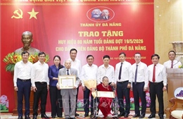 Thường trực Ban Bí thư dự Lễ trao tặng Huy hiệu 80 năm tuổi Đảng tại Đà Nẵng