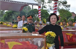 Truy điệu và an táng 80 hài cốt liệt sĩ quân tình nguyện và chuyên gia Việt Nam hy sinh tại Lào