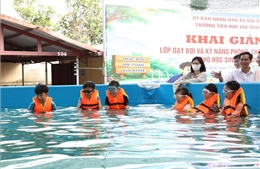 Trang bị kỹ năng bơi và phòng, chống đuối nước cho trẻ em