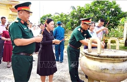 Dâng hương tưởng nhớ Thủ tướng Võ Văn Kiệt