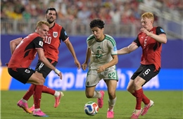 World Cup 2026: Người hâm mộ vỡ oà niềm vui khi thức trắng đêm cùng đội tuyển nước nhà