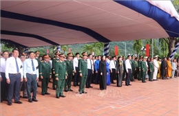 Phó Chủ tịch nước Võ Thị Ánh Xuân dự Lễ truy điệu, an táng hài cốt liệt sĩ tại tỉnh An Giang