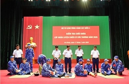 Bộ Tư lệnh Vùng Cảnh sát biển 4 huấn luyện chiến sĩ cứu thương