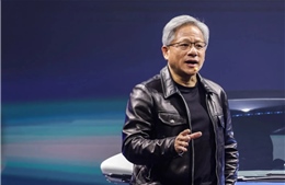 Chiếc áo khoác da biểu tượng của CEO Nvidia được đấu giá gần 1 triệu USD