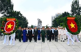 Tưởng nhớ các Anh hùng liệt sĩ, đồng bào đã hy sinh vì Tổ quốc