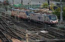 Mỹ chuyển hàng tỷ USD từ dự án đường sắt cao tốc California sang an toàn đường sắt và Amtrak