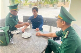 Tàu cá bị chìm ngoài khơi, 4 ngư dân được cứu sống kịp thời