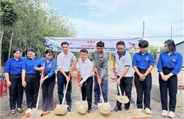 Lan tỏa yêu thương, tiếp sức học sinh khó khăn đến trường