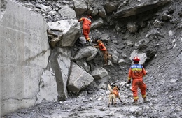 Lũ quét tại Nepal và Trung Quốc: Thách thức trong cứu trợ người sống sót