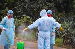 Rào chắn nghiêm ngặt, hoàn thành khai báo y tế tại thôn Hạ Lôi sau lệnh phong toả