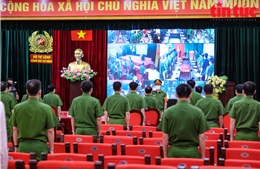 300 cảnh sát cơ động tăng cường đến Bắc Giang chống dịch sẽ bỏ phiếu tại địa phương
