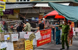 Tạm dừng kinh doanh trên một số ngõ, phố quanh chợ Hàng Bè, Hà Nội