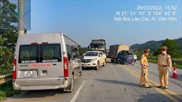 Cao tốc Nội Bài- Lào Cai chằng chịt  &#39;ổ gà, ổ voi&#39;, nguy cơ xảy ra tai nạn