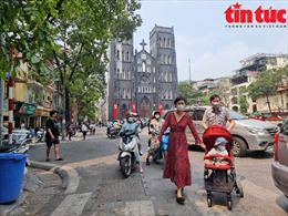 Diện mạo mới của Nhà thờ lớn Hà Nội đón kỳ nghỉ lễ