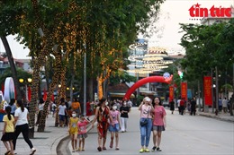 Tuyến phố đi bộ Thành cổ Sơn Tây thu hút khách tham quan