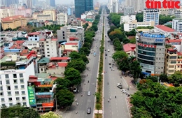 Đường Hoàng Quốc Việt thông thoáng với 8 làn xe sau xén dải phân cách