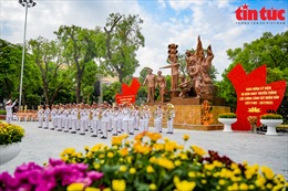 Hà Nội: Khánh thành công trình tượng đài &#39;Công an nhân dân vì dân phục vụ&#39;