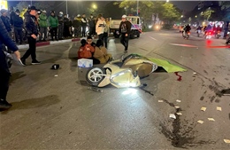 Truy tìm lái xe đâm chết người trên phố Trần Khát Chân, Hà Nội