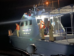 Cận ảnh hiện trường cứu nạn trực thăng rơi trên vịnh Hạ Long