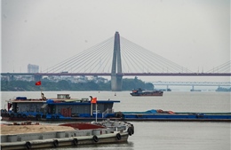 Làm rõ 12 tàu thuyền có dấu hiệu vận chuyển hàng trái phép trên sông Hồng