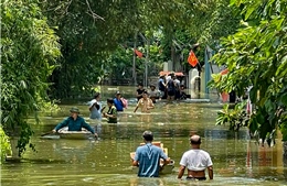 Hà Nội chủ động đáp ứng y tế cho người dân nơi rốn lũ